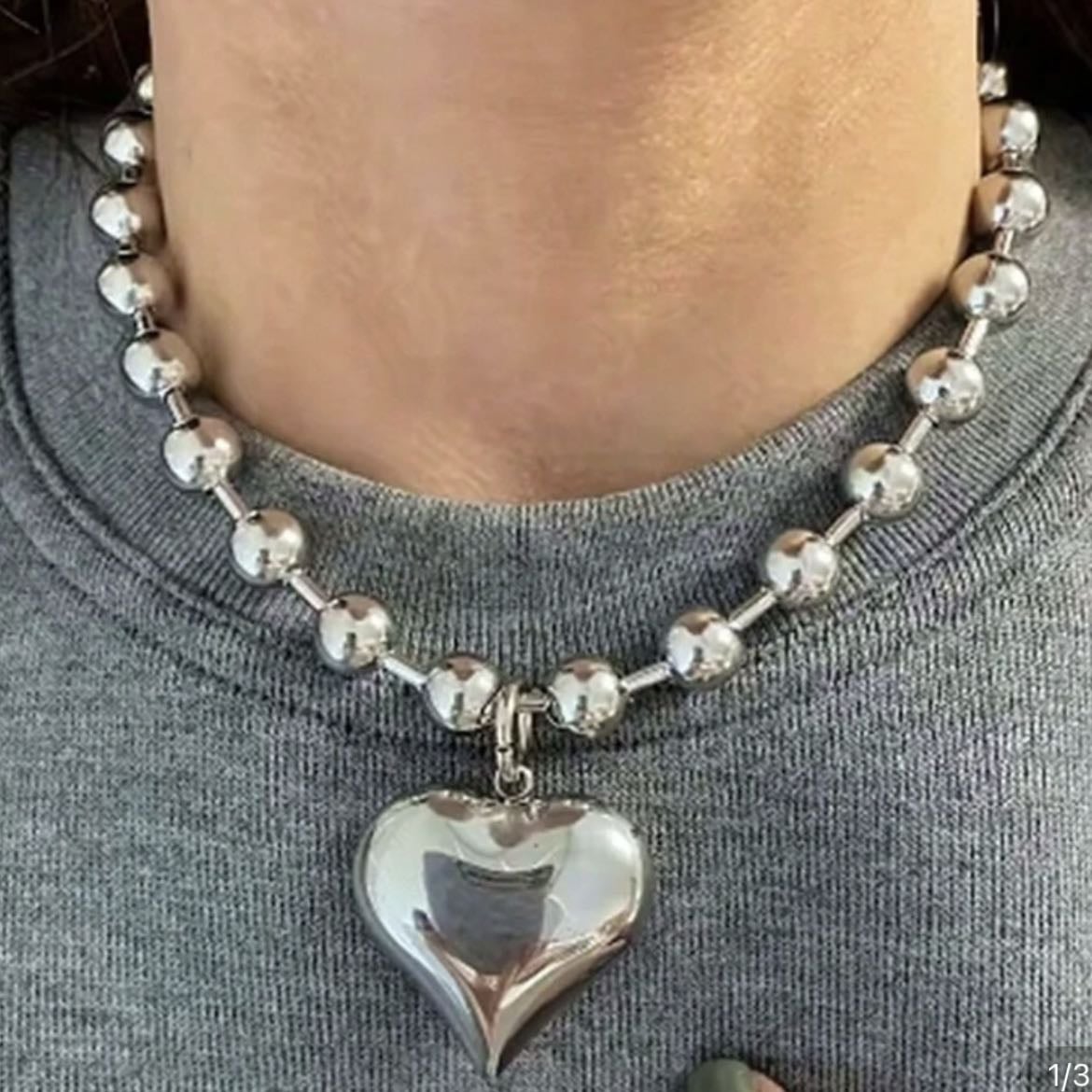 1 pieza Collar de cadena con cuentas de acero inoxidable de 8mm con colgante de corazón grande, joyería de moda para mujeres - de Shein