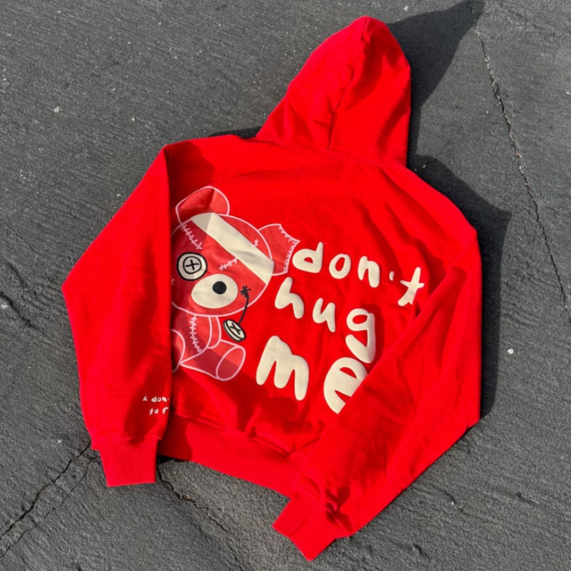 BROKEN TEDDY HOODIE (RED) - de Delaccua