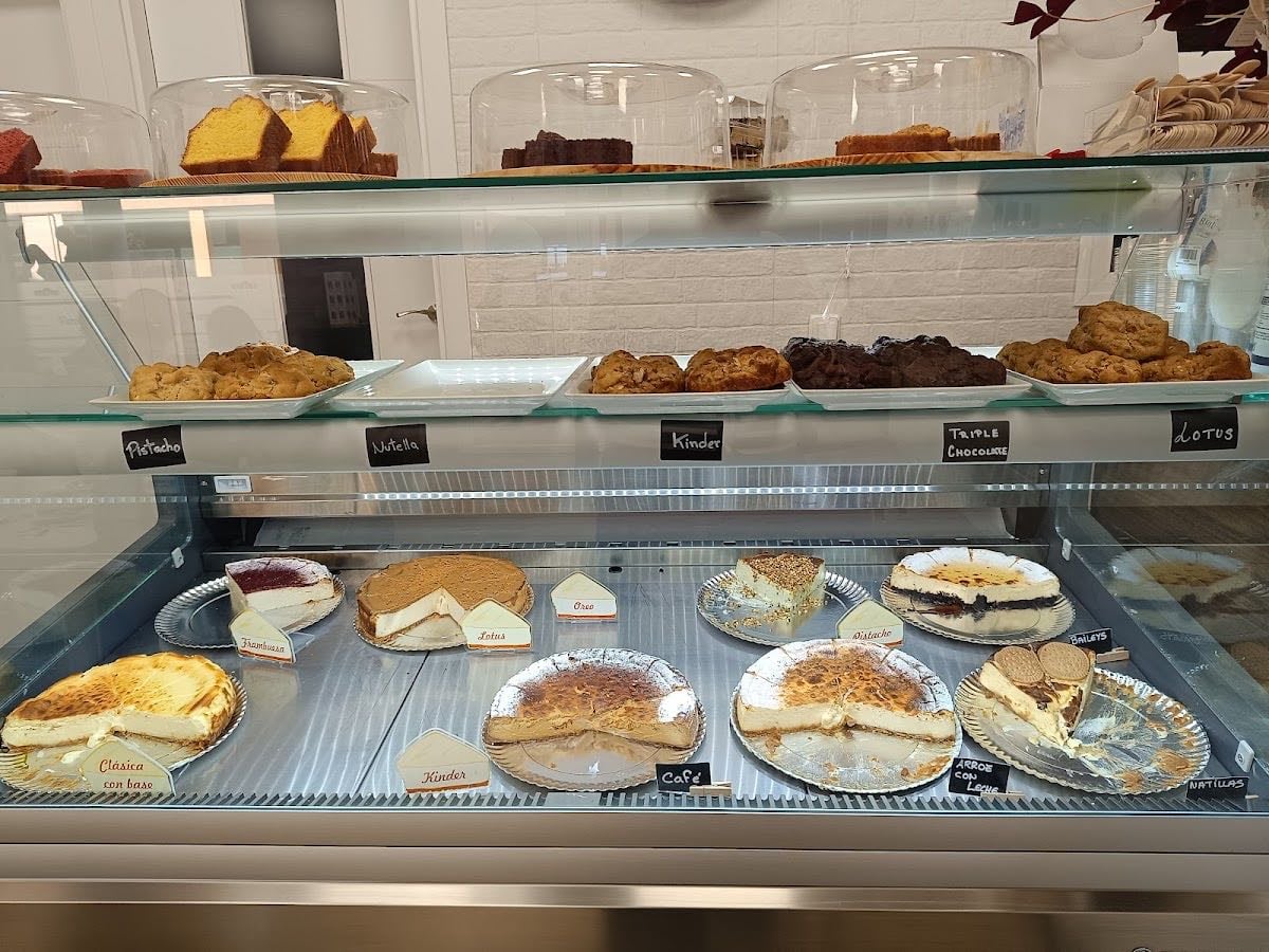 La Paca cheesecakes and coffee