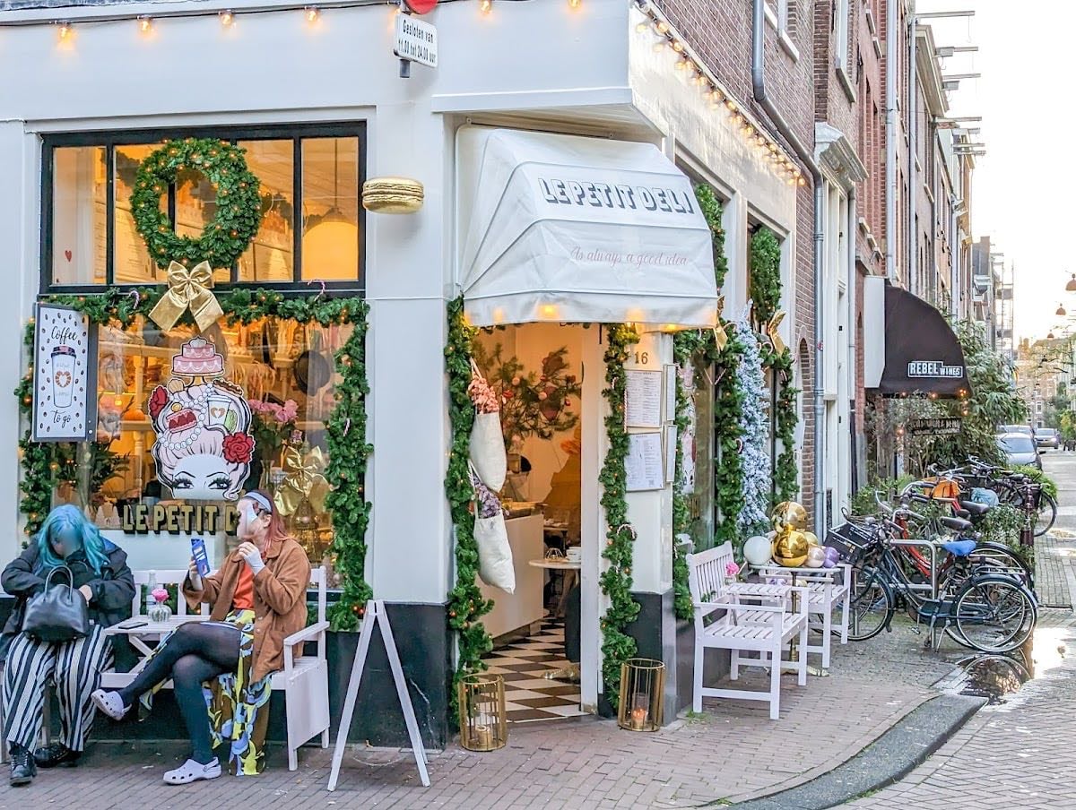 Le Petit Deli