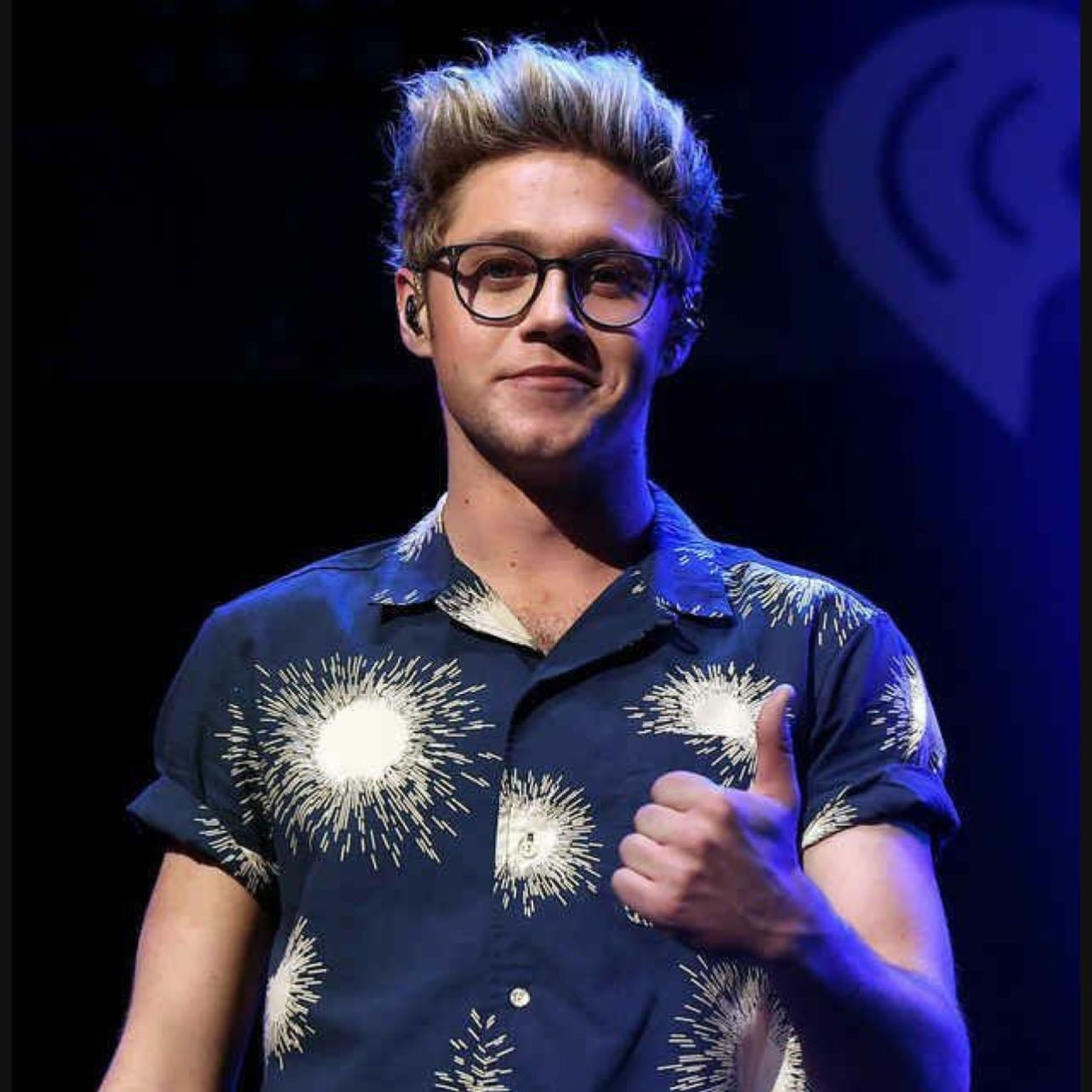 glasses niall - no explanation