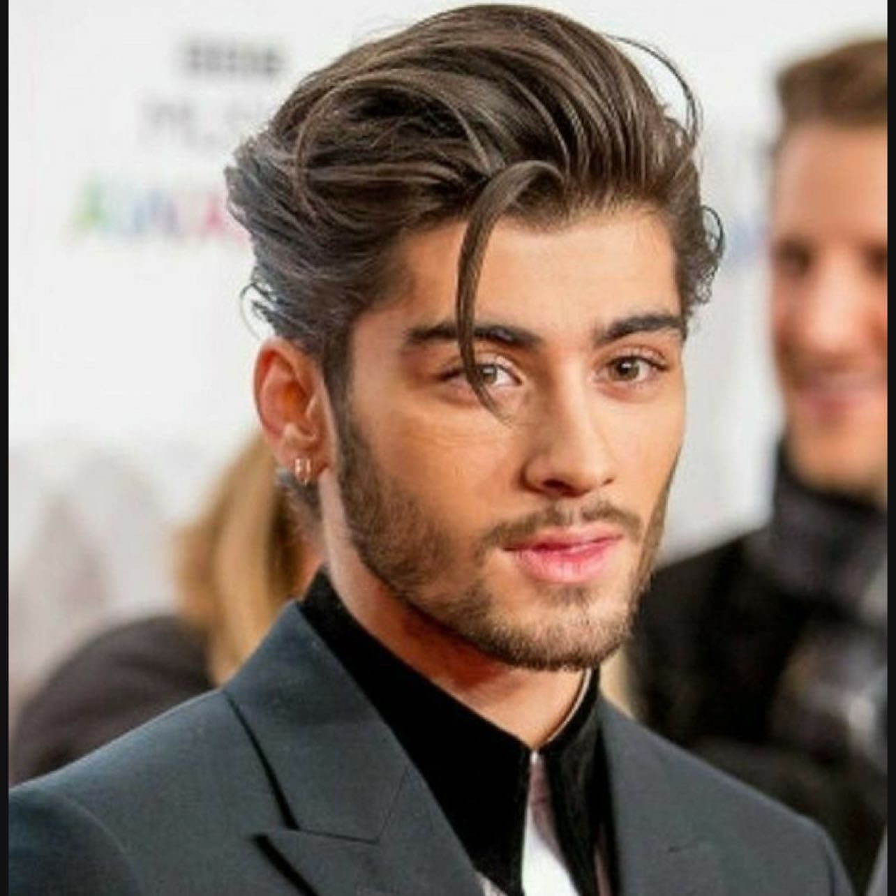 one strand haired zayn - i want to strangle myself with that piece of hair (ifykyk)