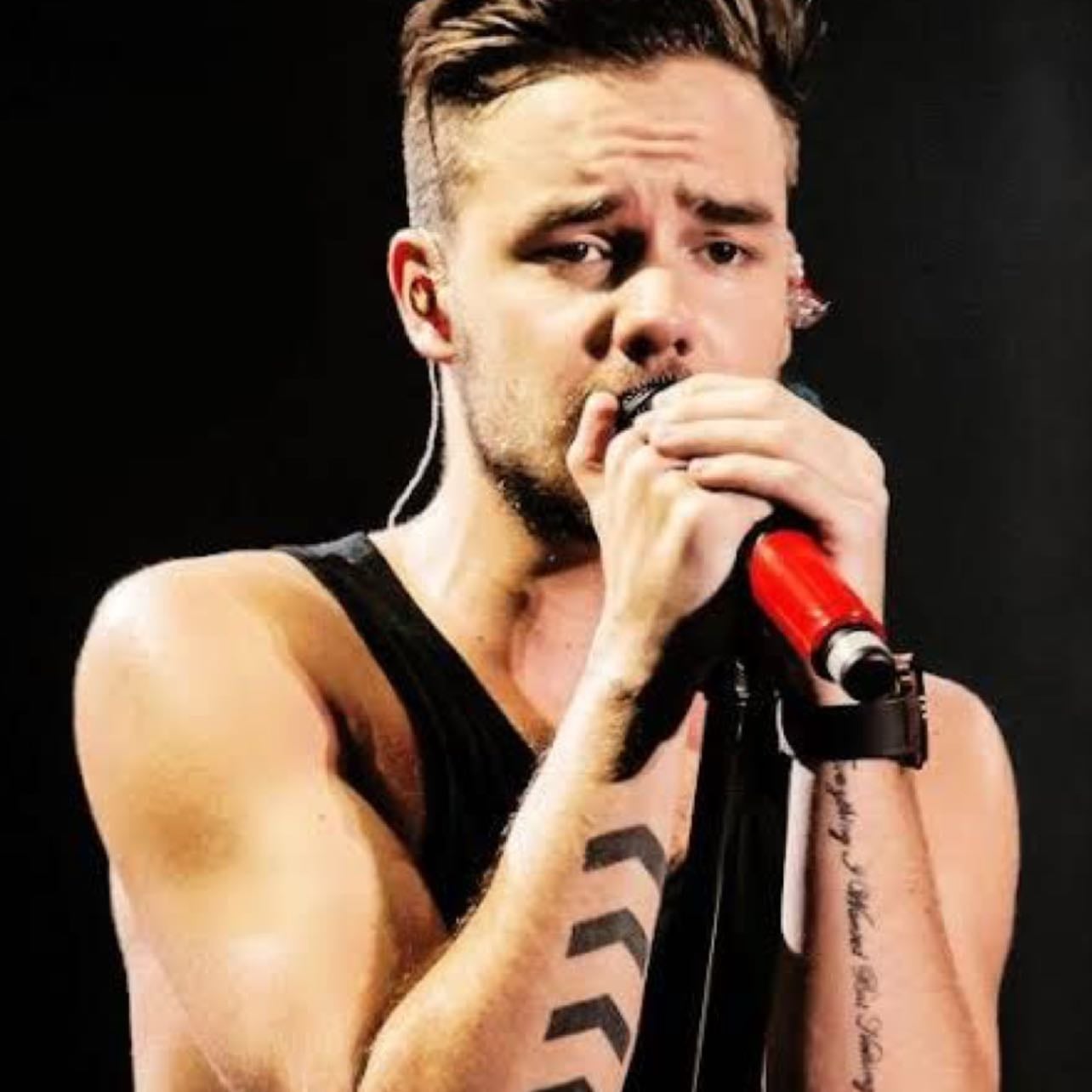 frat boy liam!! - i love him, and look at those arms😍😍