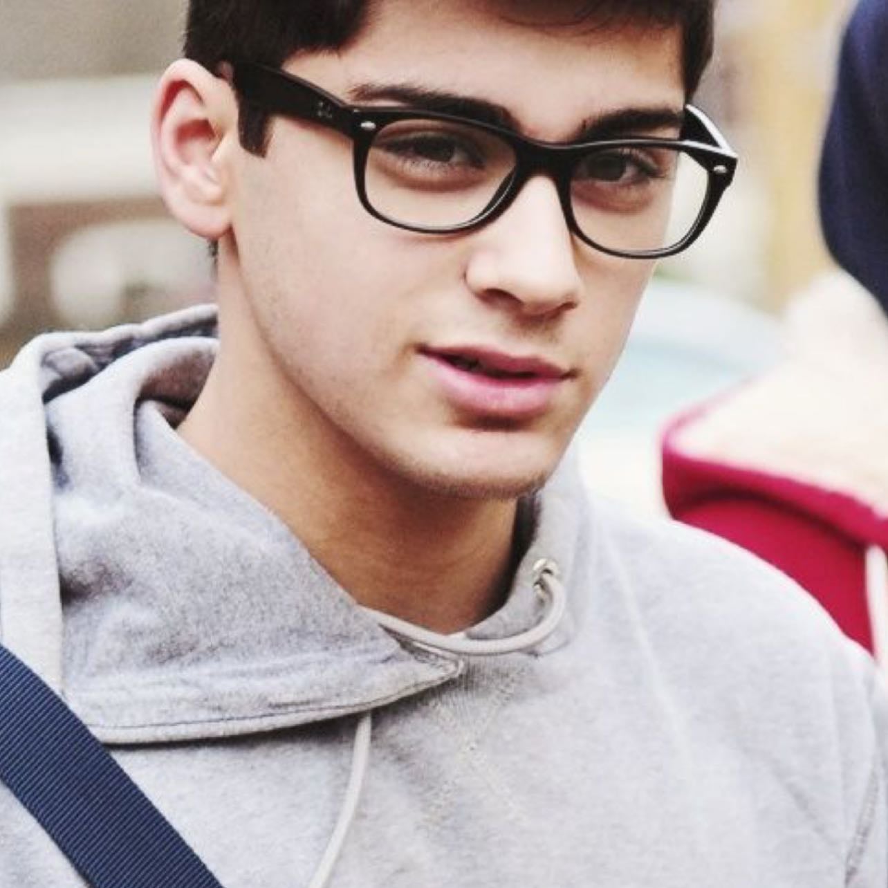 zayn with glasses - he’s just so 👌🤩