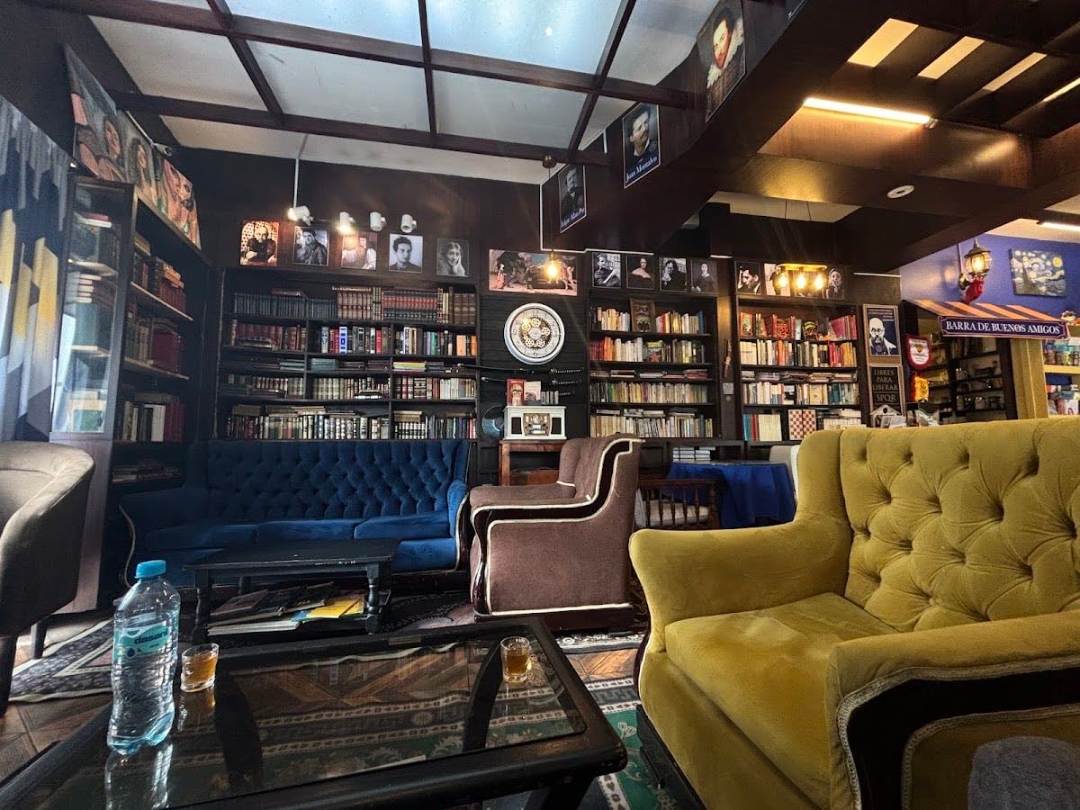 El Farol Café Libro