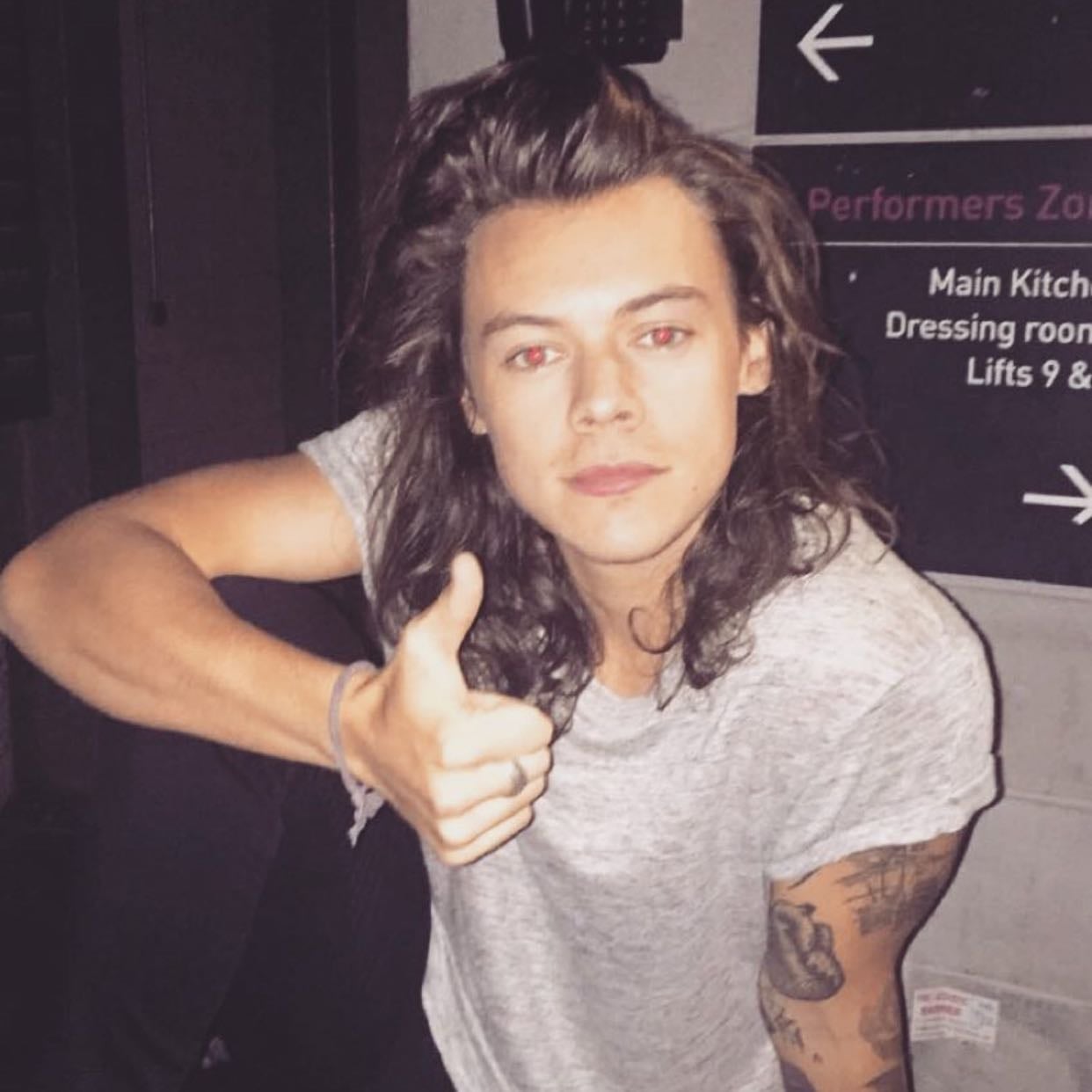 MY OPINION - I don’t like long hair Harry 😭
Js imo his hair looked greasy 🥲