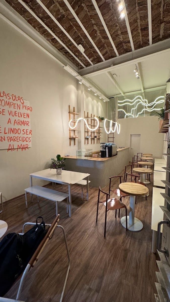 Tiny Waves Café