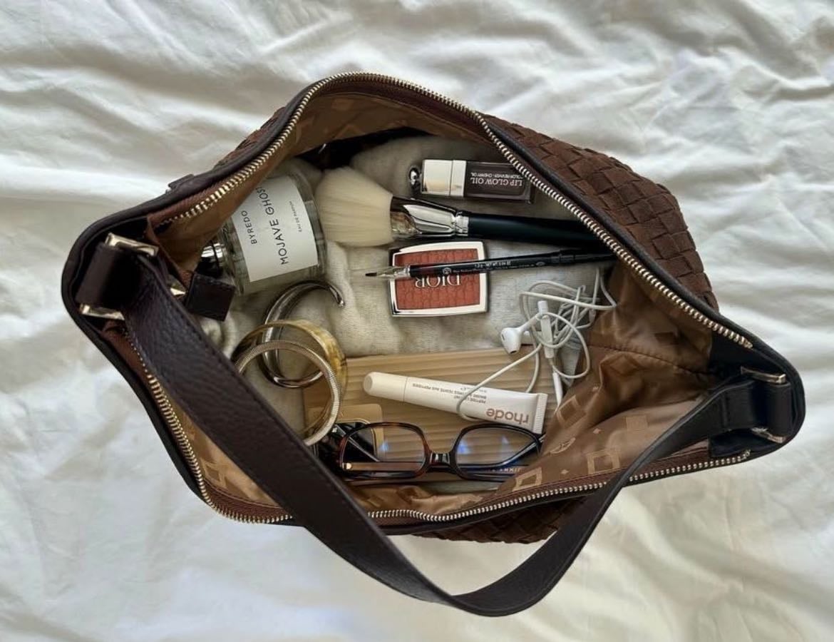 what’s in my bag? 👜