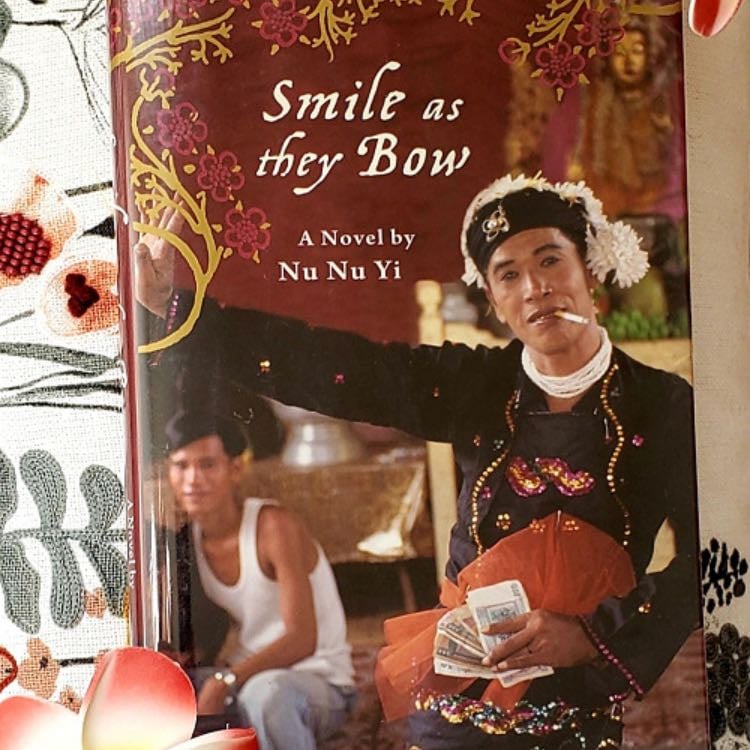 âSmile as they bowâ (2008) - Nu Nu Yi