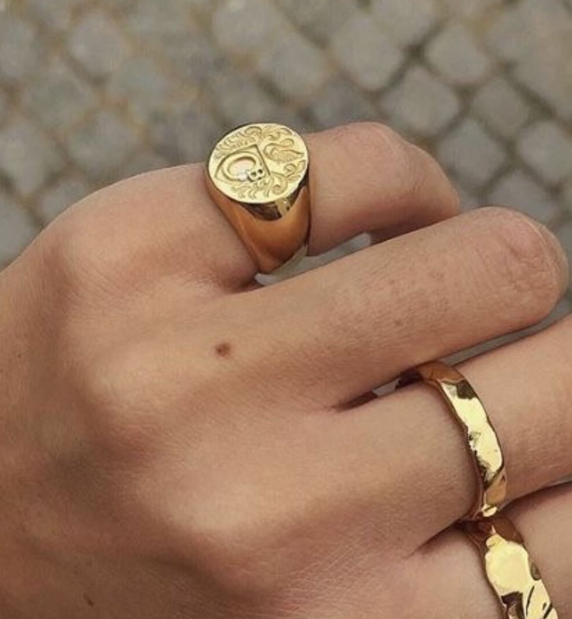 Signature rings that have meaning