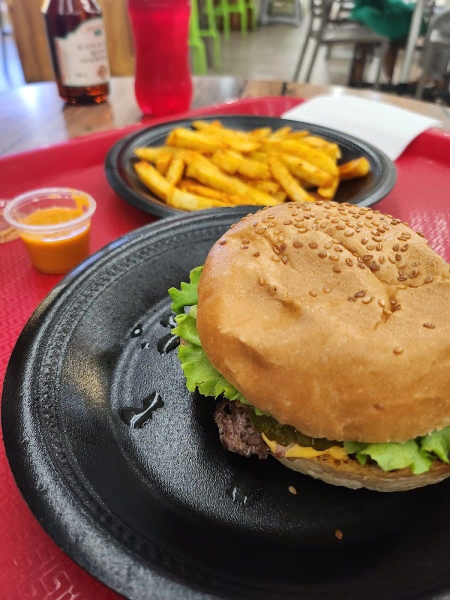 911 Burgers & Fries - Unicentro