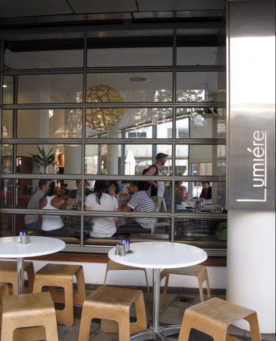 Lumiere Cafe. - eggs bendict en crooasant
