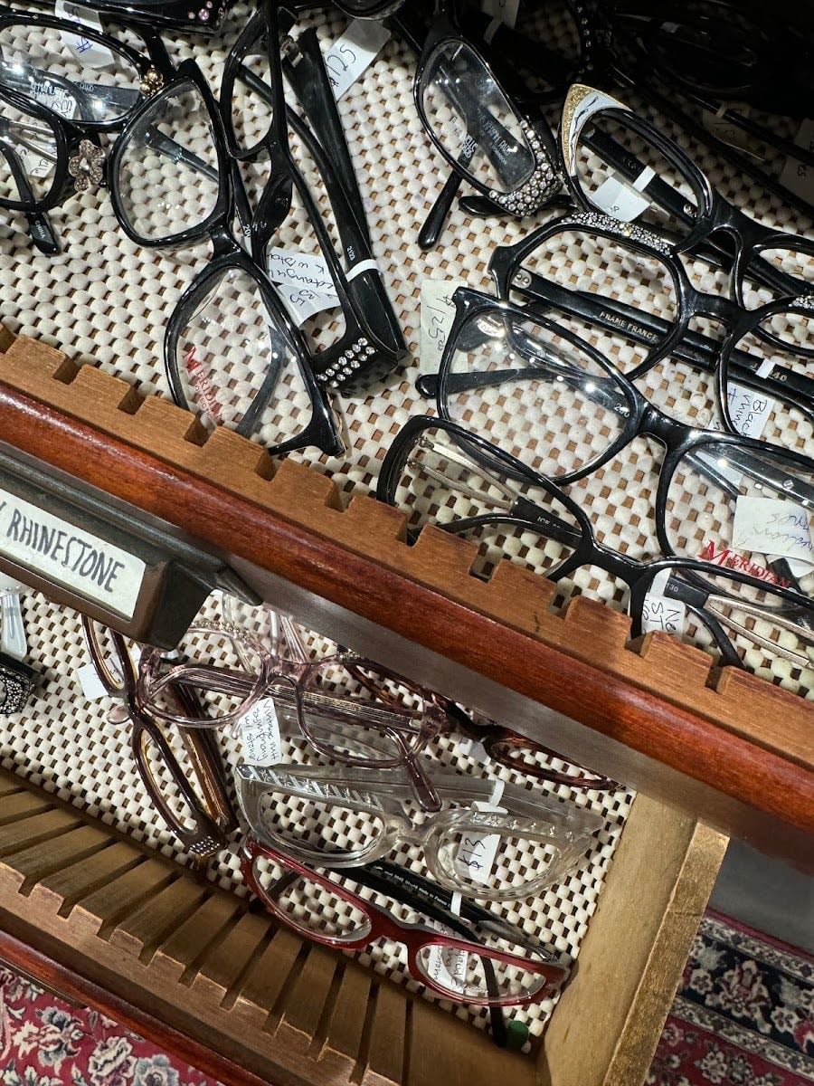 Fabulous Fanny's - Vintage sunnies