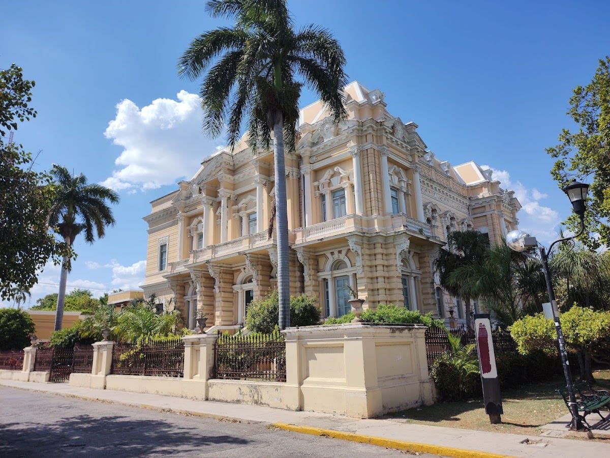 Museo Regional de Antropología, Palacio Cantón