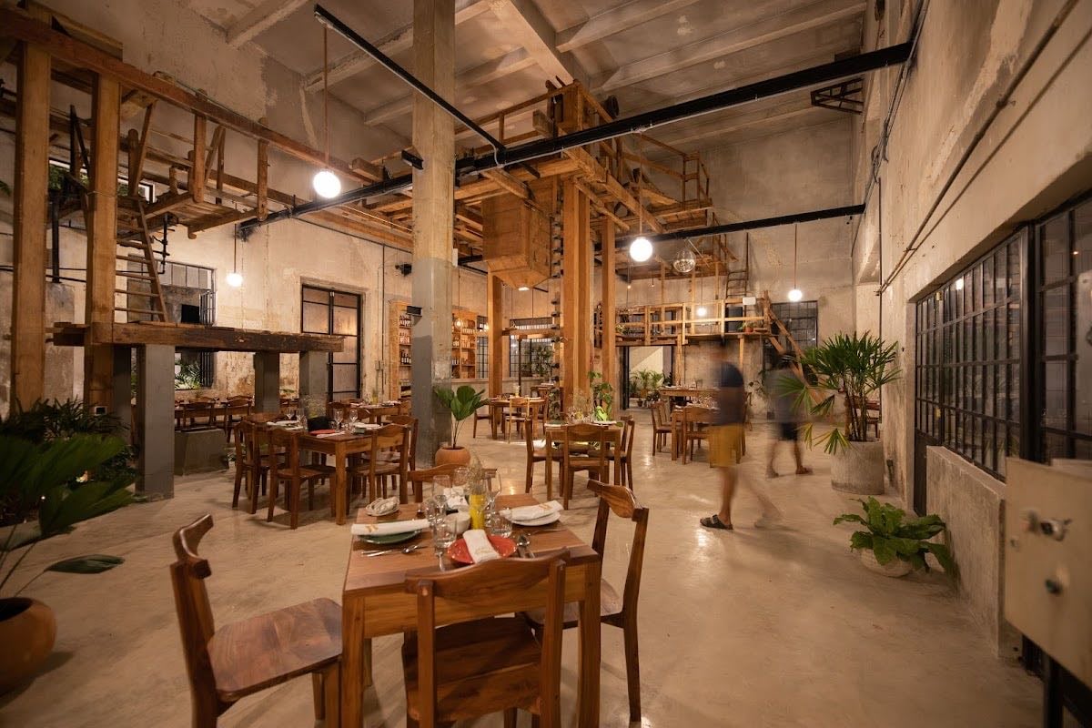 SALÓN GALLOS