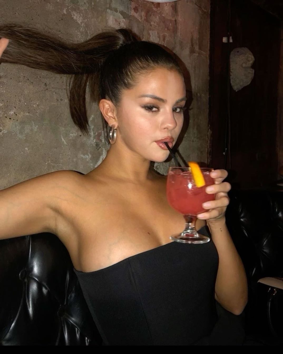 Selena Gomez - oohhhhhh we know how this is abt to go