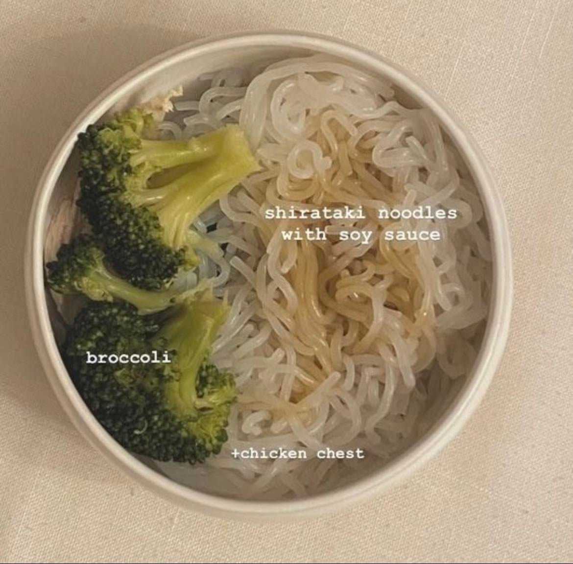 glass noodles - protein (eg chicken)
noodles
a veg (broccoli)
an optional sauce of choice