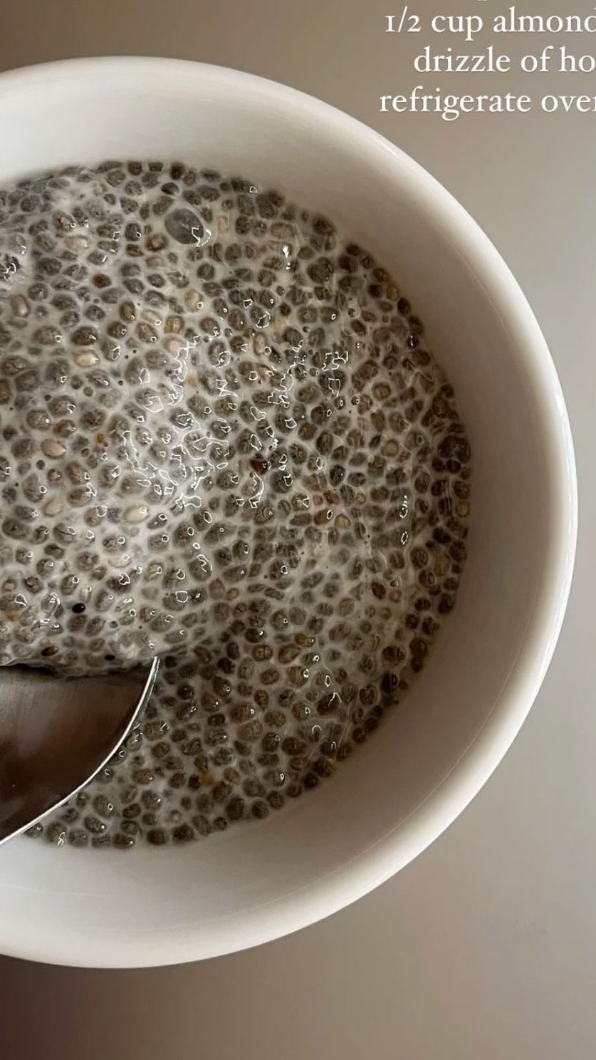 chia seed pudding - 2 tbsp chia seeds
1/2 cup milk
drizzle of honey refrigerate overnight
