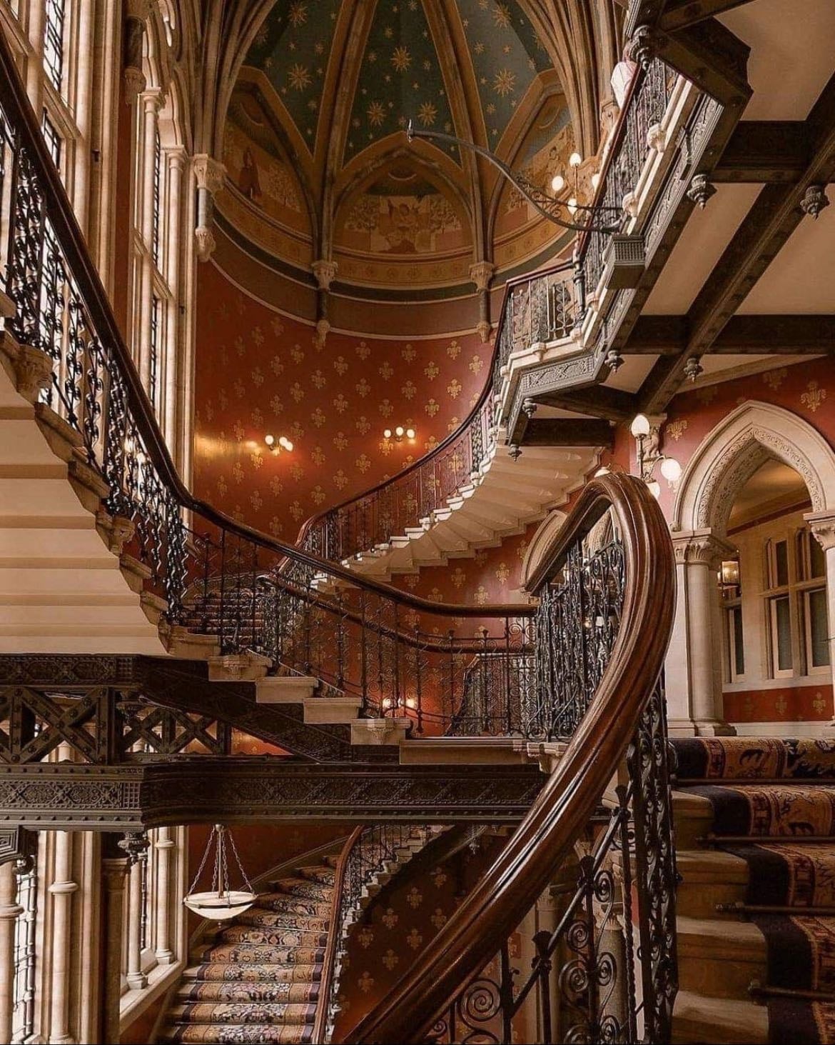 ST. PANCRAS RENAISSANCE HOTEL