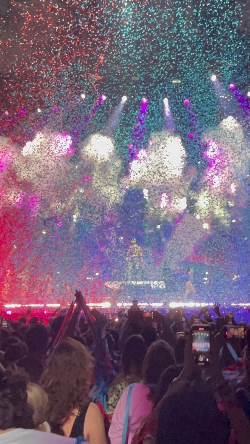 Maluma - Pero que pedazo de rey, estuve el concierto entero gritando, perreando y pasándomelo fenomenal. El sí que sabe darle al público lo que quiere, y es un concierto super divertido, además de que también le vi muy cerquita 🥹🖤