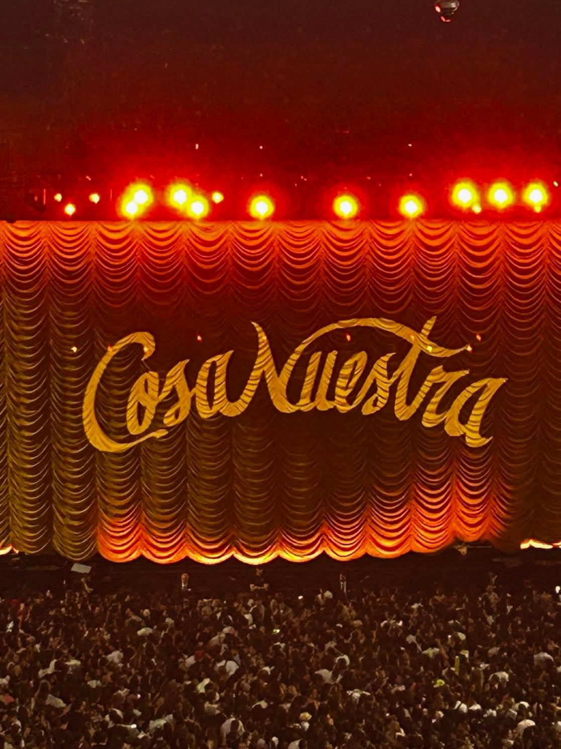 Rauw Alejandro - No son cinco porque estaba un pelín lejos, pero vamos que me sabía absolutamente todas, la actuación fue impecable, la temática me pareció super original, y el concierto en sí estaba super currado 😭💛