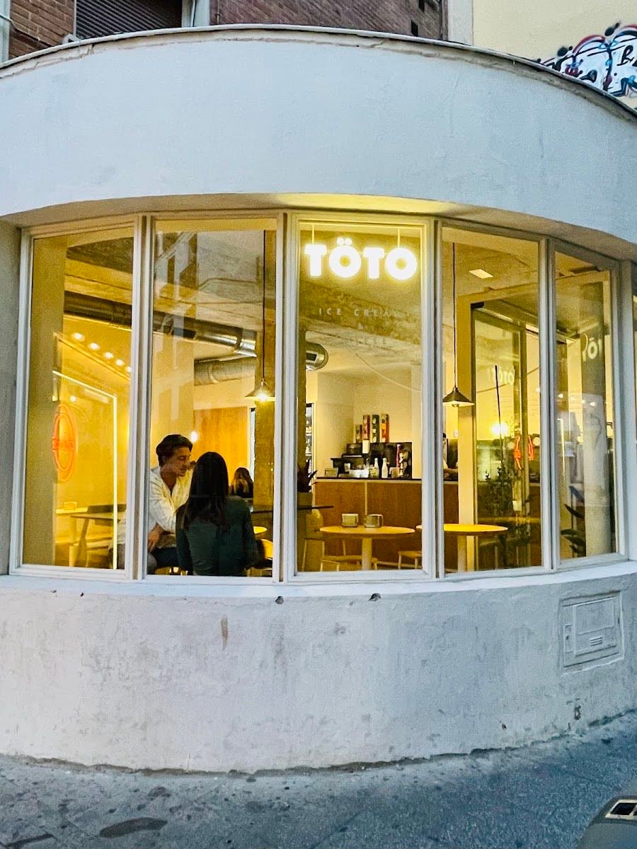 TÖTO ICE CREAM & COFFEE
