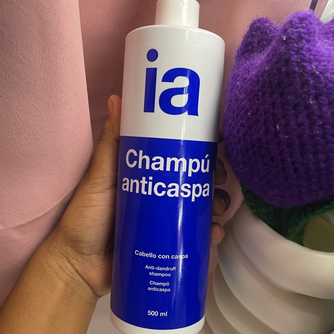 Shampoo anticaspa - Me lavo con este por el resto de la semana, porque estoy sufriendo un poquito de caspa ahora mismo✨