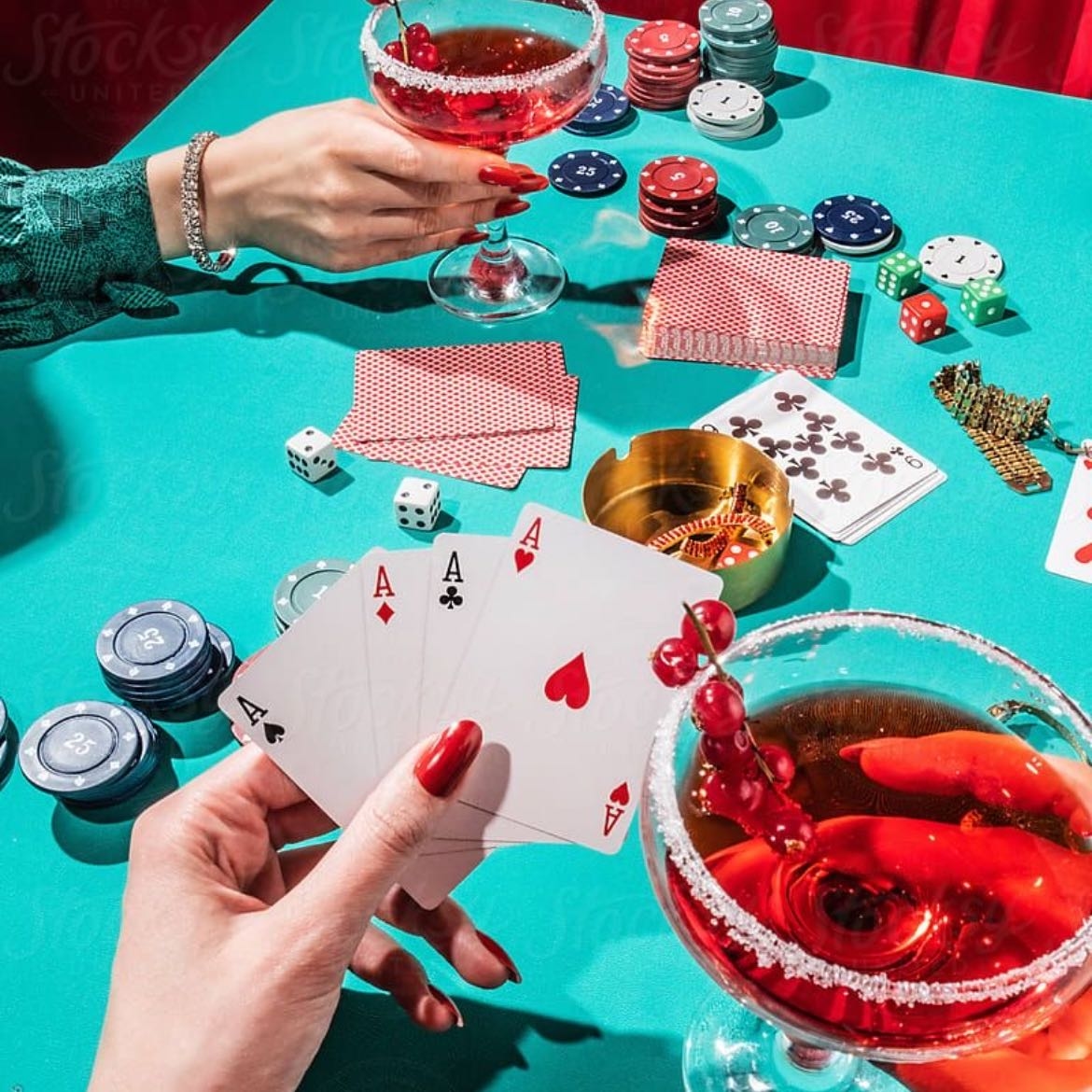 Drinks - Un cóctel para las chicas y whisky para los chicos