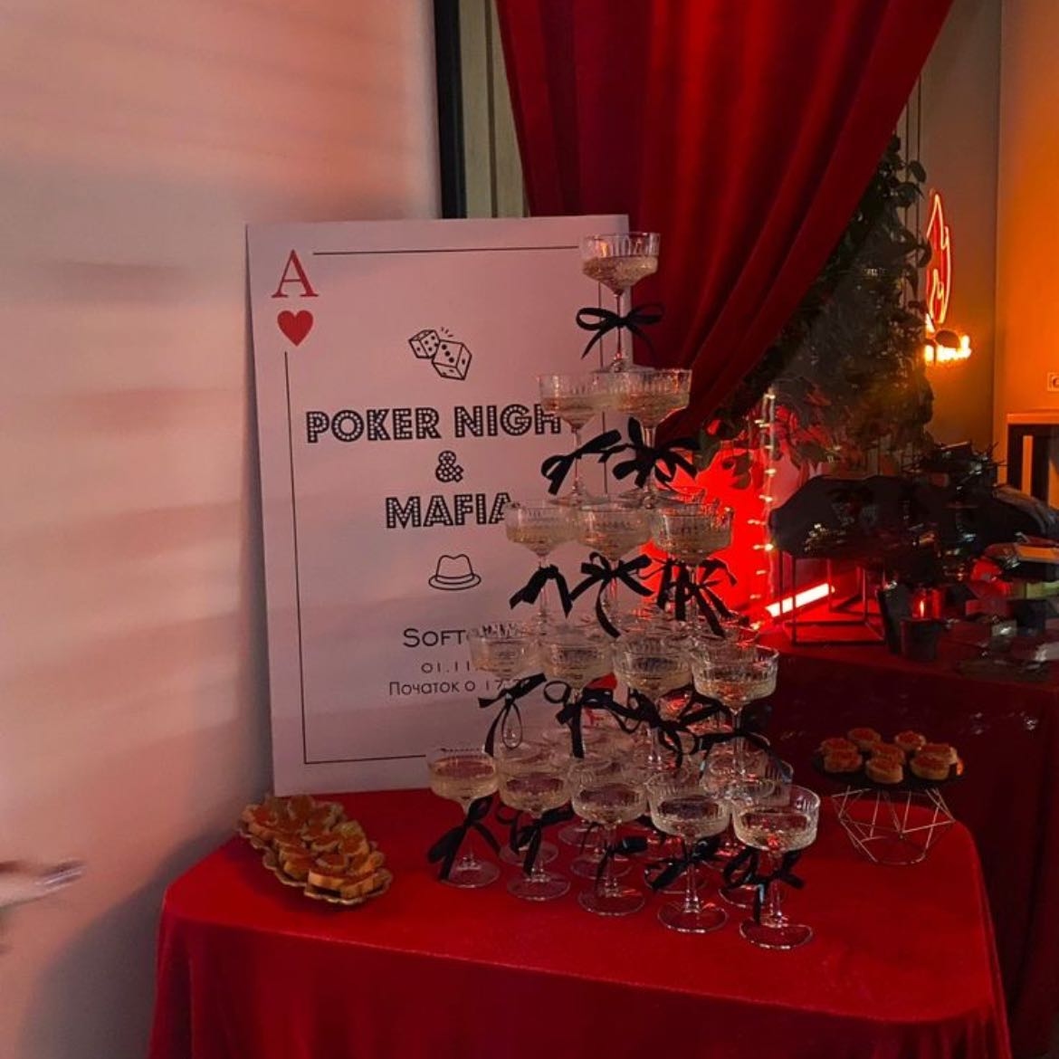 Decoración - Una decoración con temática de poker