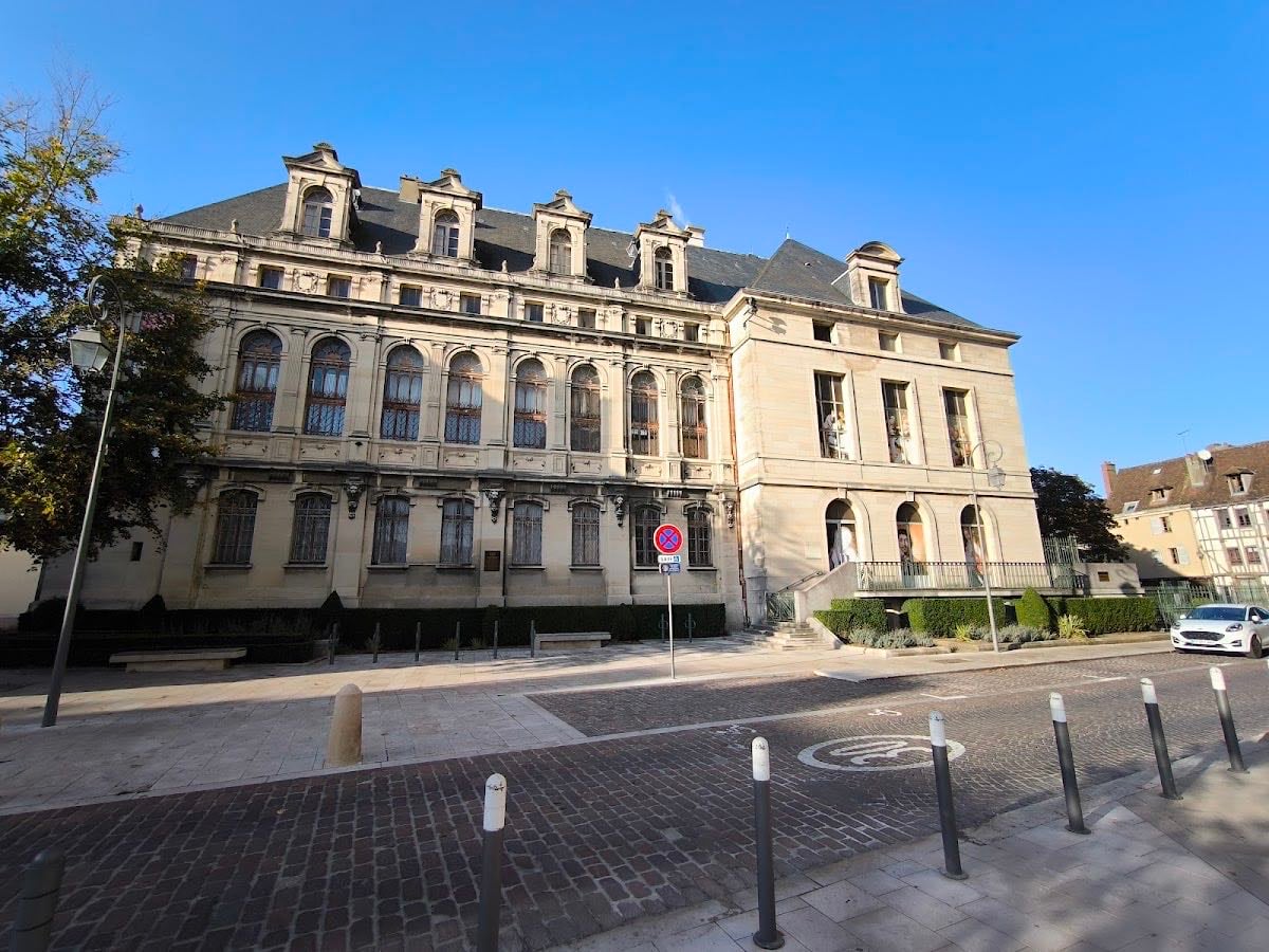 Musée des Beaux-Arts et archéologie, Muséum d'histoire naturelle