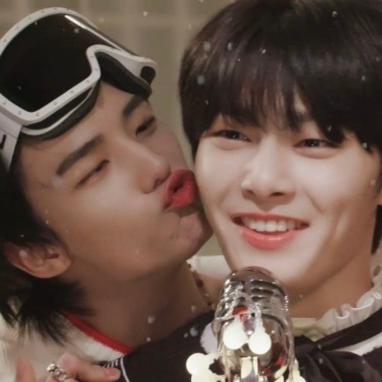 12 kisses - Hyunin - Cuenta de autor @adoresminmin