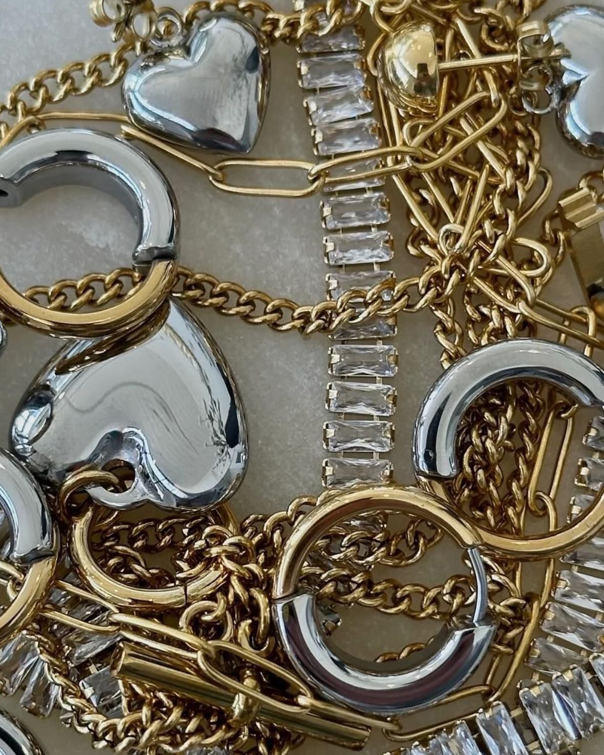 mixed metal jewellery - i can never choose one type of metal, i want to be multiple people at once and this is as good as itβs going to get.