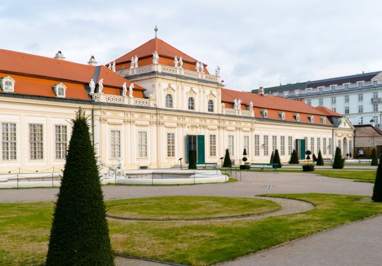 Viena - Places hypelist by Zamira C Bachbush