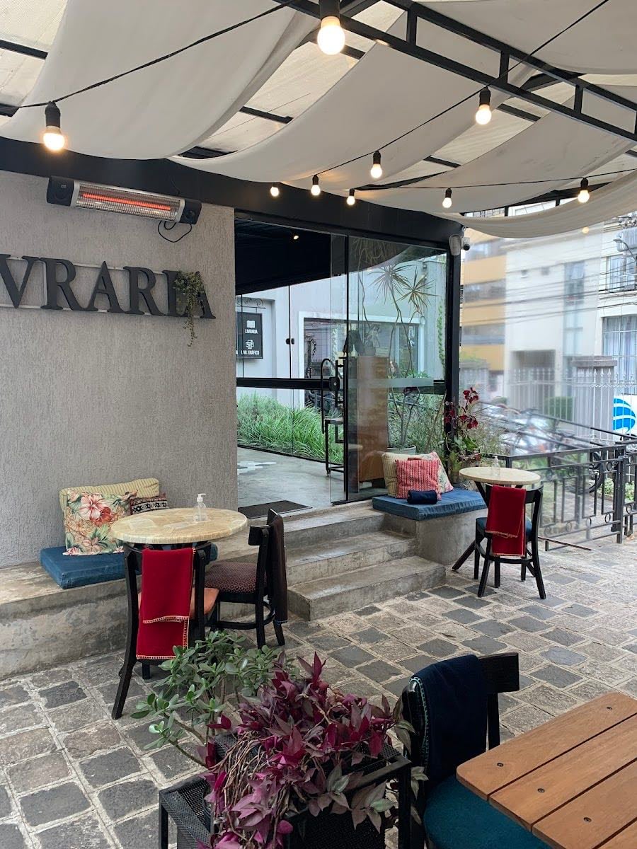 Arte & Letra Livraria & Café