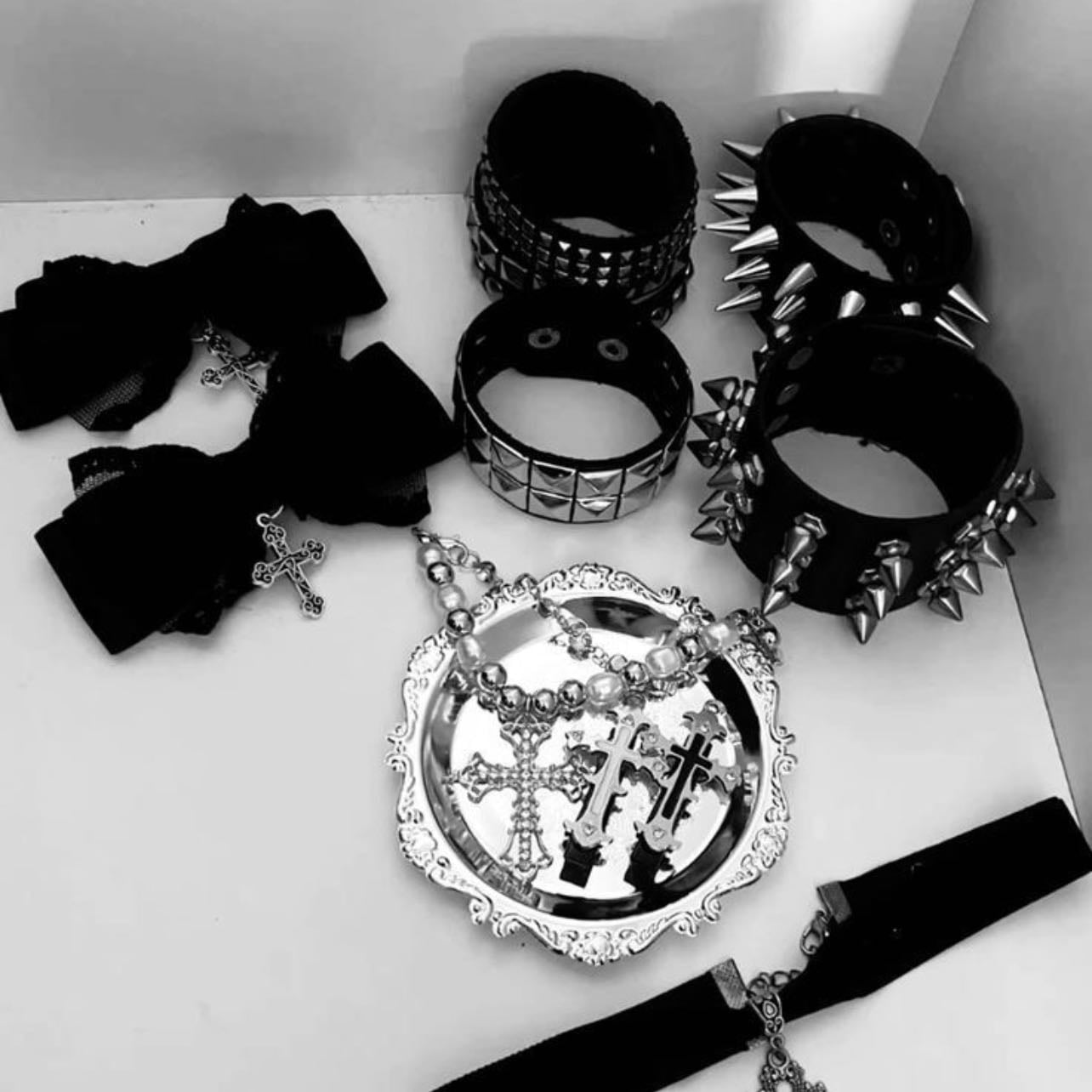 Λ β Bracelets