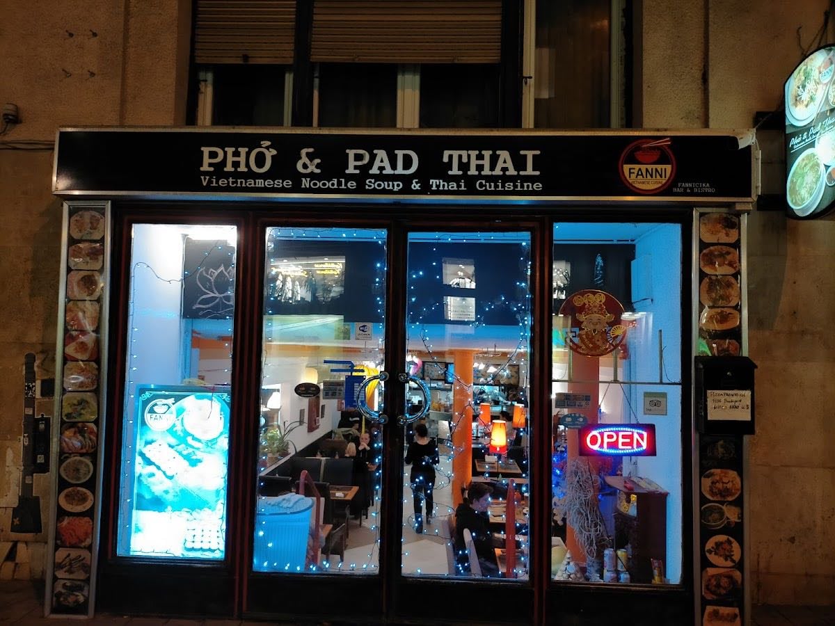 PHO & PAD THAI