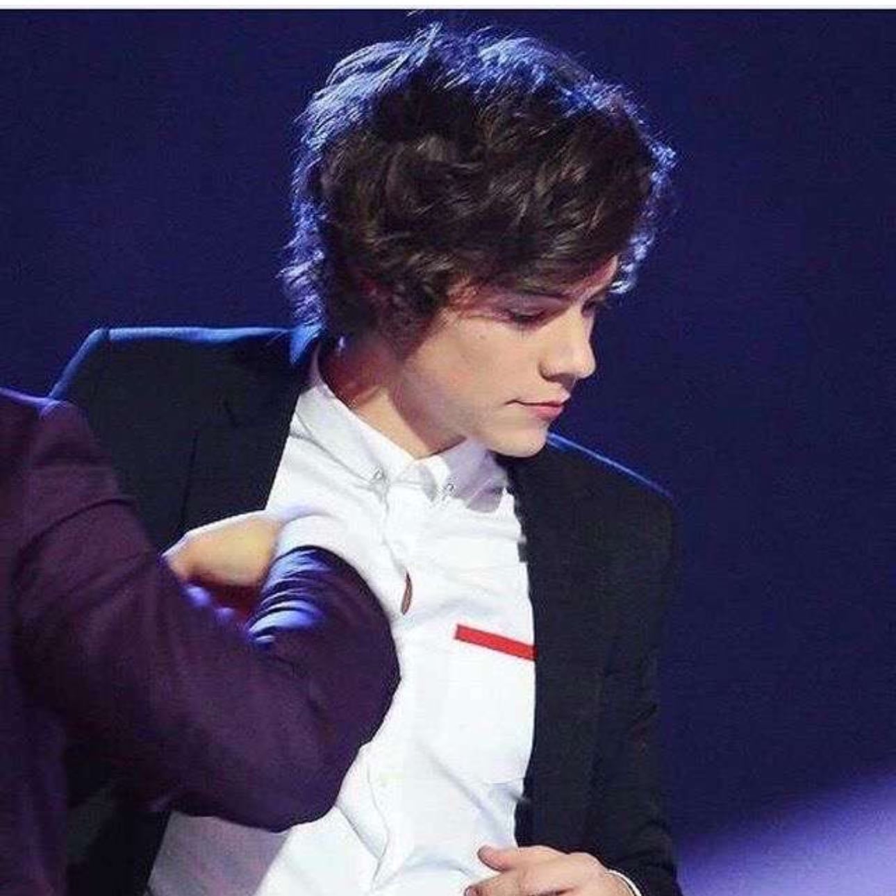 Harry🤍 - He helped me so much when I was getting bullied his music saved me
