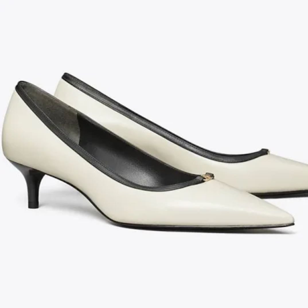 Double T Buckle Low-Heeled Pump - Color: Light Cream / Perfect Black