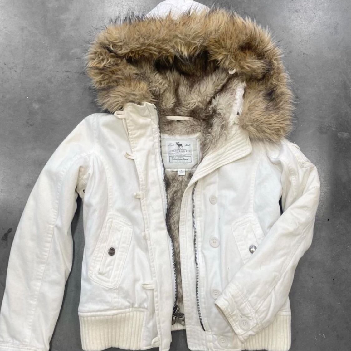 hollister fur hooded jacket - 110.00€