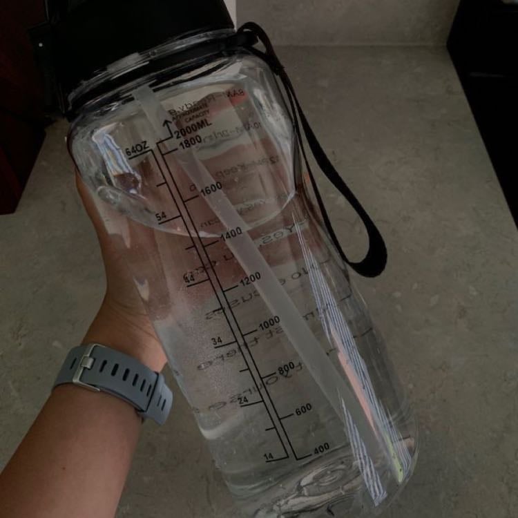 Beber más agua - Hidratarte mejorará tu energía y salud en general.