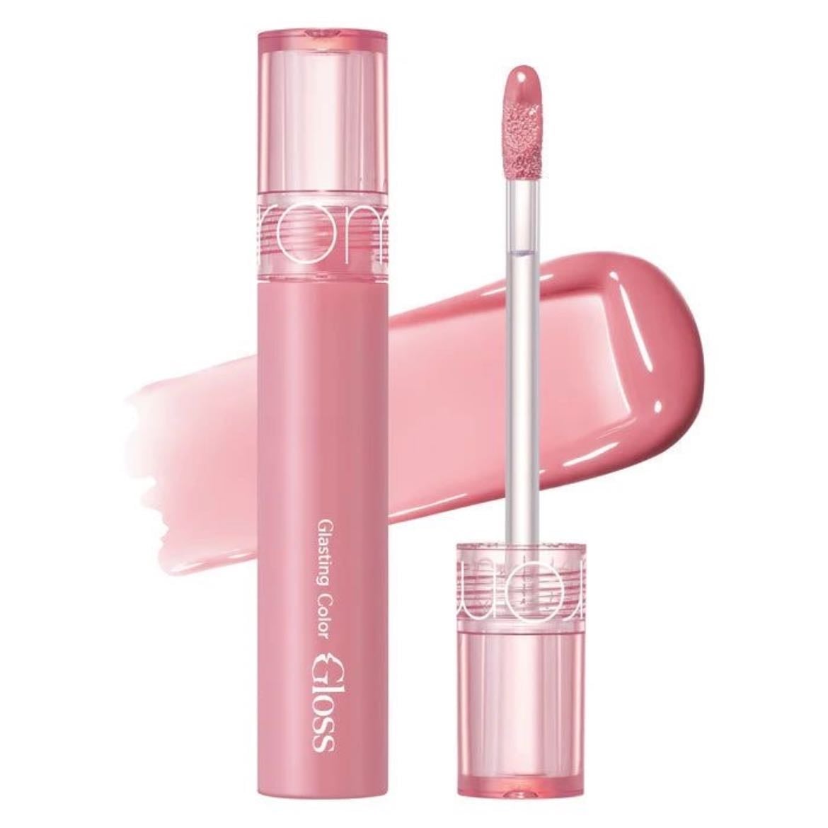 Rom&nd Glasting Gloss 01 Peony Ballet - este gloss proporciona una capa delgada y tentadora que realza el volumen de los labios