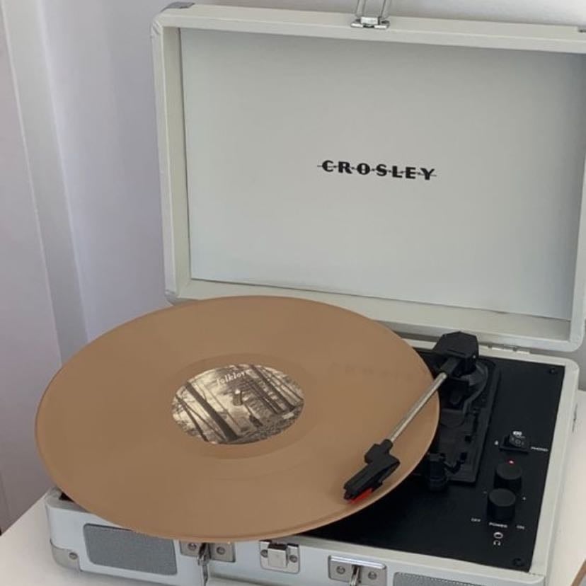 Vinyl record player
