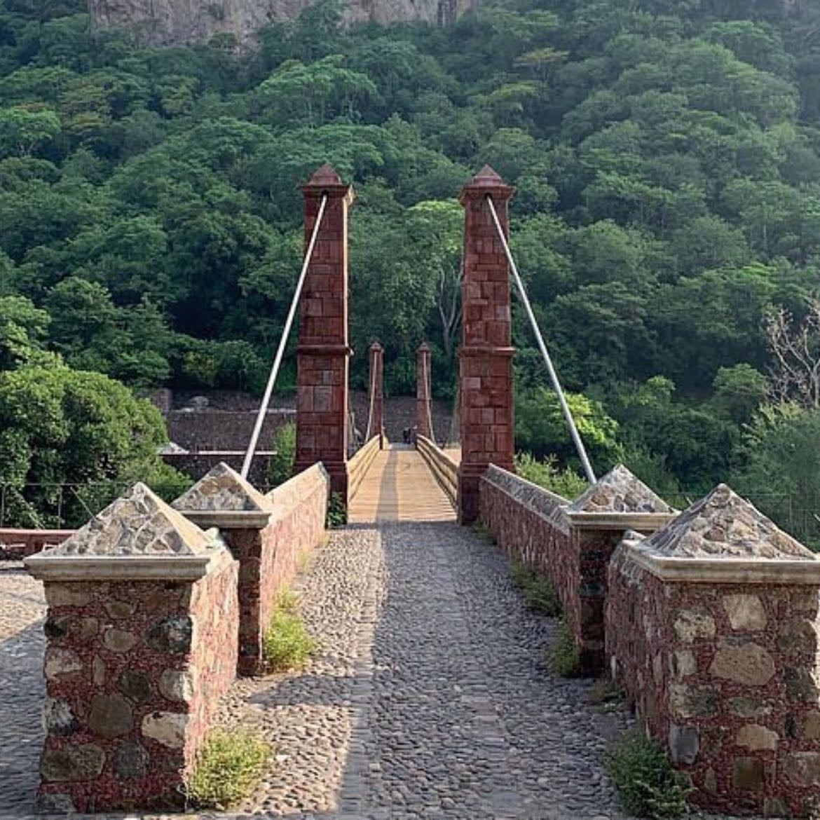 Hiking in Barranca de Huentitán - 🏃♀️🏃♀️