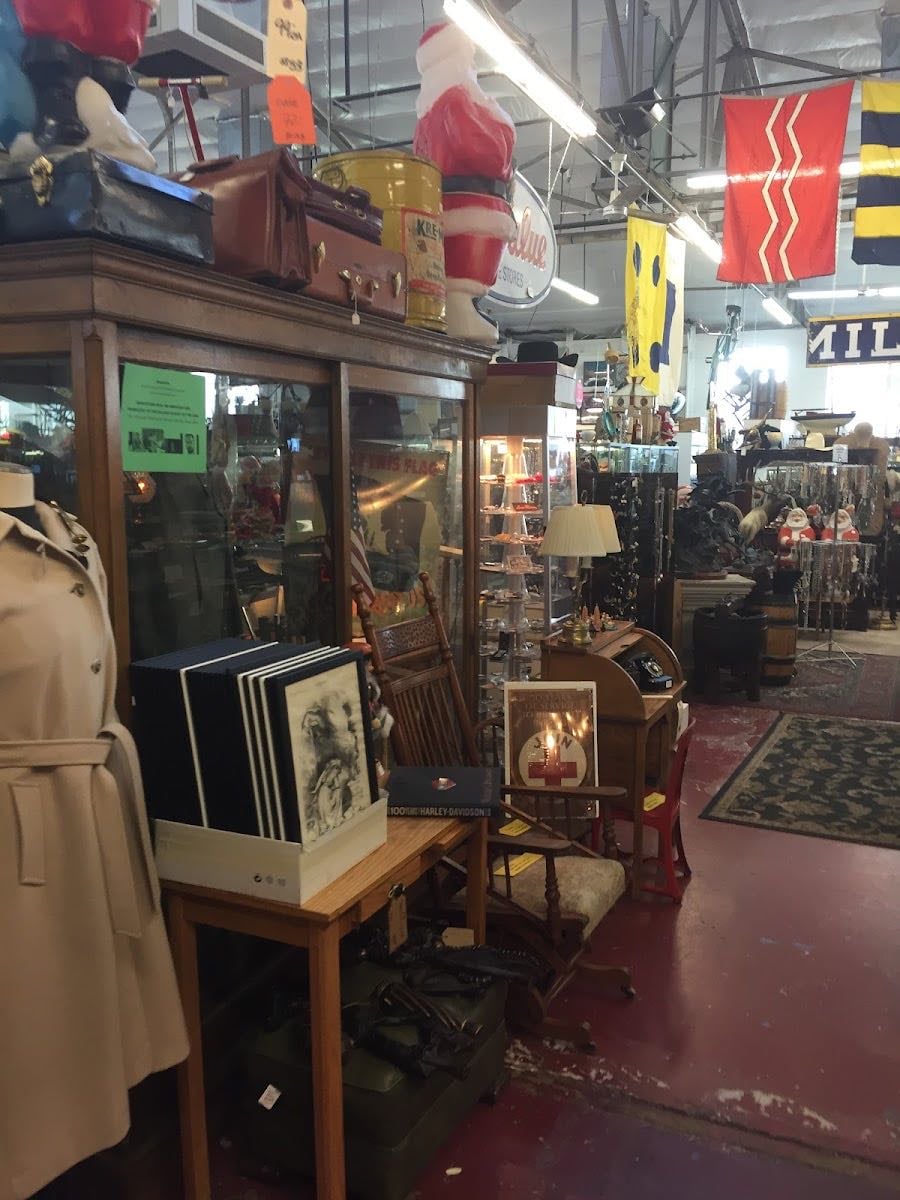 Capital City Antique Mall - Downtown