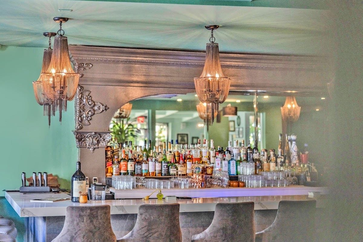 KÓMMA Mediterranean Restaurant and Lounge