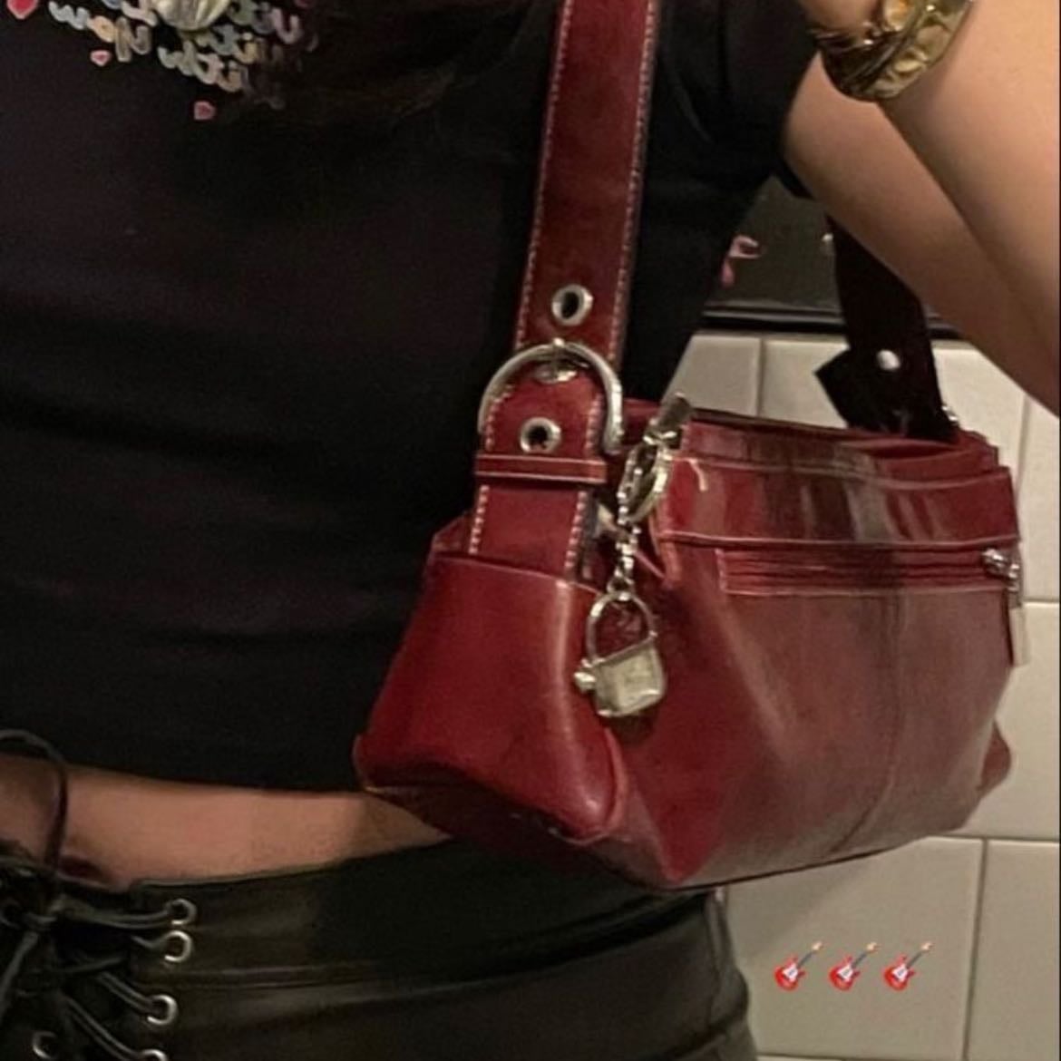 cartera roja