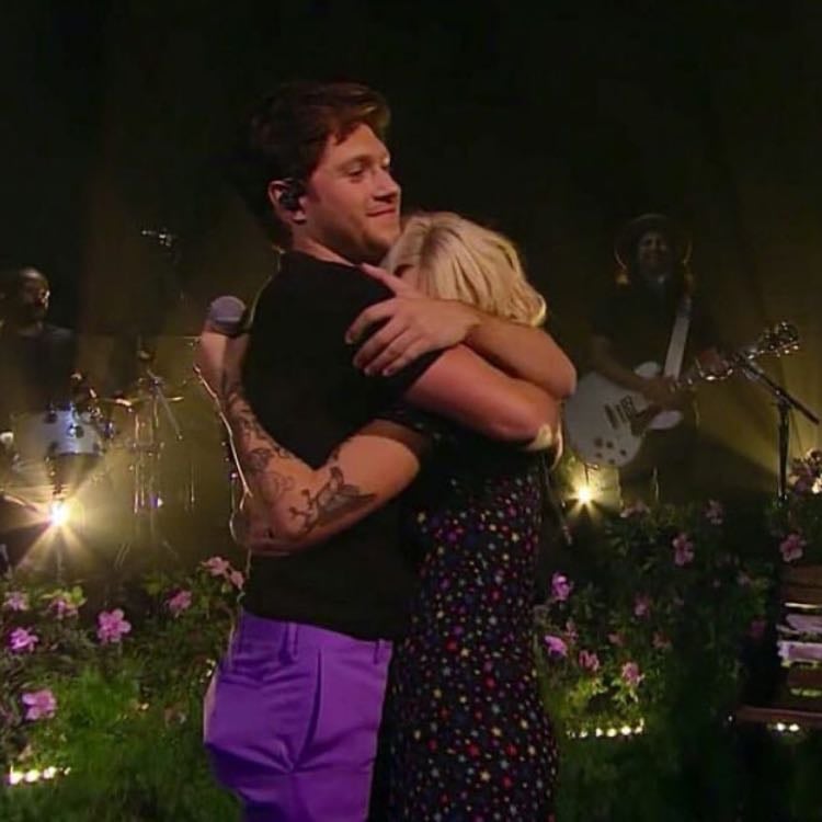 Julia!! - I love ashe and shawn too but I really liked julias performance js a bit better! sooo jealous of anyone who got to see them