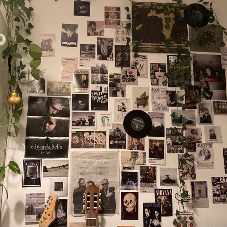 𝐒𝐭𝐞𝐥𝐚 ♡︎ - This is kinda similar to what I used to have in my room, im not finished with my actual room yet so thats why im not putting the picture 🫶🫶🫶