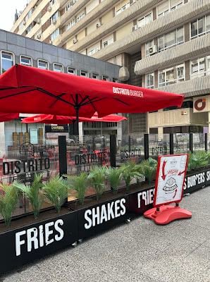 Distrito Burger - Patatas frutas ilimitadas.