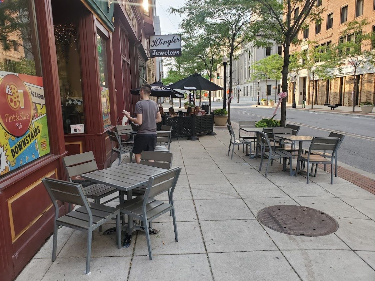 816 Pint & Slice - Pizza, pizza, pizza and beer ๐